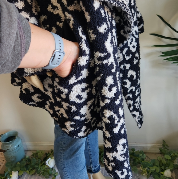 UGG Phoebe Knit Wrap Long Sleeve Cardigan Leopard Print Size L Women Soft - Picture 5 of 16